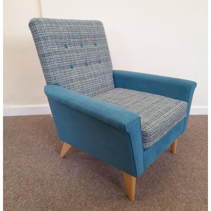 1960s two tone arm chair.jpg_1